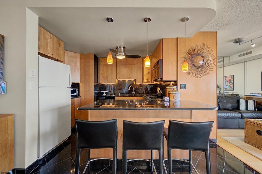 Welcome to effortless oceanfront living in one of Atlantic - photo 7