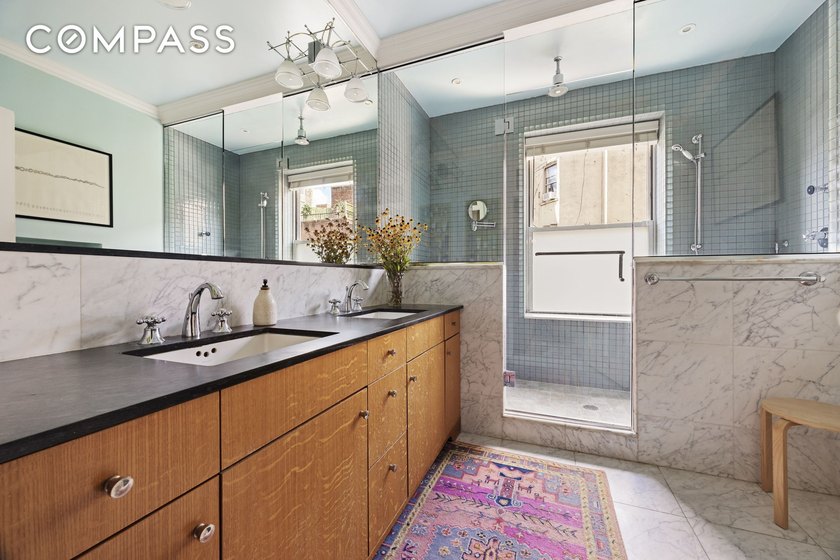 Rare full-floor 2 bed penthouse condo that soars quietly above - photo 19