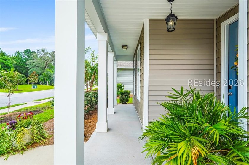 Welcome home to this pristine gem in the gated Reserve section - photo 5