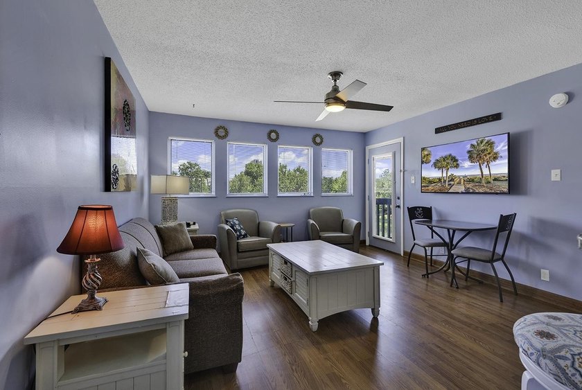 Welcome to Myrtle Beach Resort! This 2 bedroom 2 bath top floor - photo 7