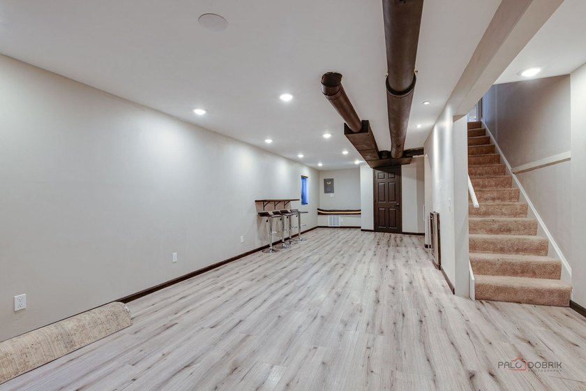 Welcome home to this beautifully updated 3-bedroom, 2.5-bath - photo 29