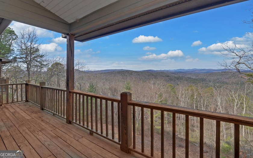 Step into this 3-bedroom, 3.5-bath mountain retreat in scenic - photo 30
