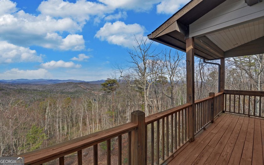 Step into this 3-bedroom, 3.5-bath mountain retreat in scenic - photo 32