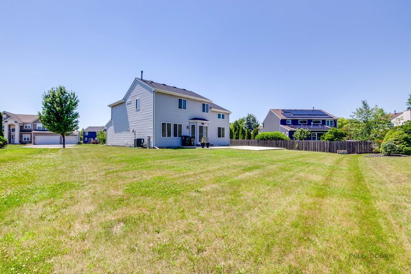 Welcome home to this beautifully updated 3-bedroom, 2.5-bath - photo 36