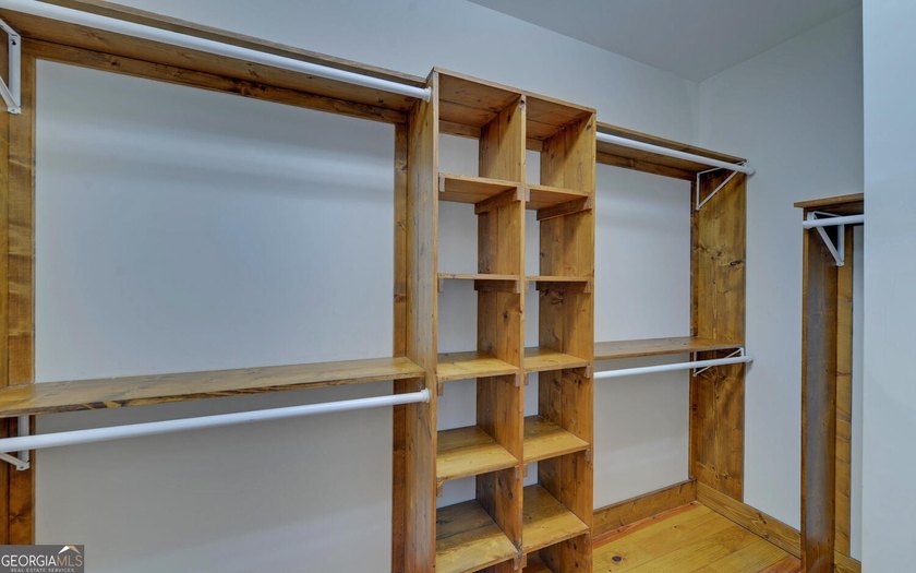 Step into this 3-bedroom, 3.5-bath mountain retreat in scenic - photo 51