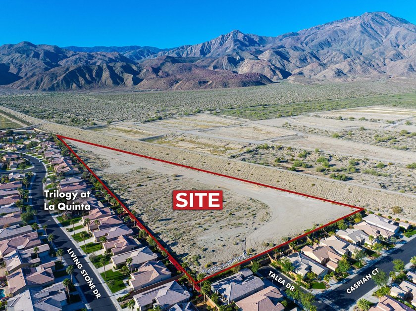Well located with breathtaking views of the Santa Rosa Mountains - photo 3