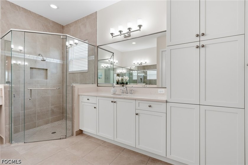 Proudly presenting a beautiful and meticulously cared for - photo 14