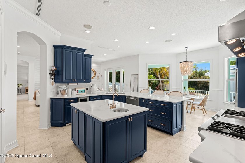 Experience luxury living in Melbourne Beach! This stunning 4,326 - photo 17