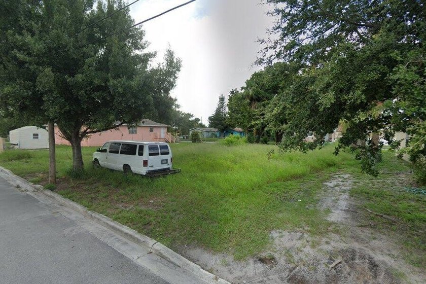 Located just 10-15 minutes from the beach, this property offers - photo 2