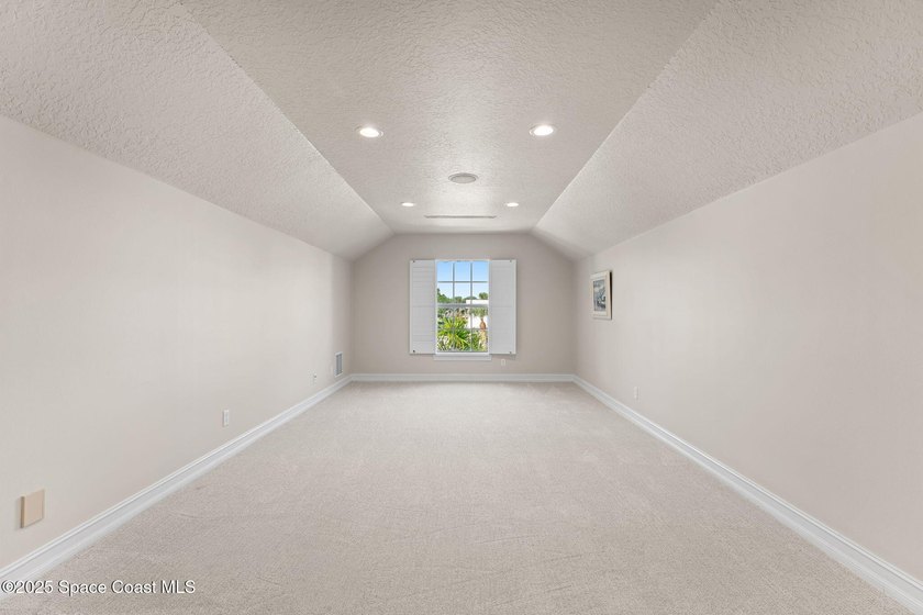 Experience luxury living in Melbourne Beach! This stunning 4,326 - photo 44