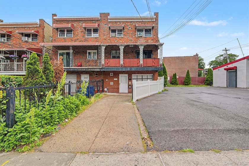 Attention Investors and Owner-Occupants! Welcome to 1010 East - photo 2