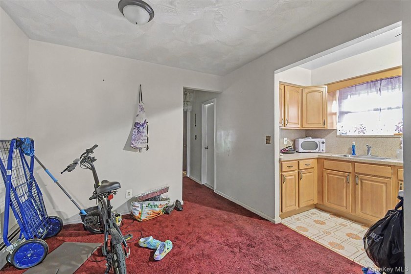 Attention Investors and Owner-Occupants! Welcome to 1010 East - photo 10