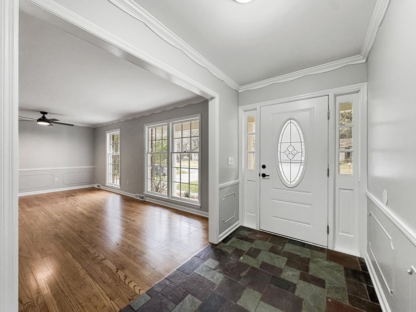Welcome home to Evanston Estates -- a hidden gem in North - photo 2