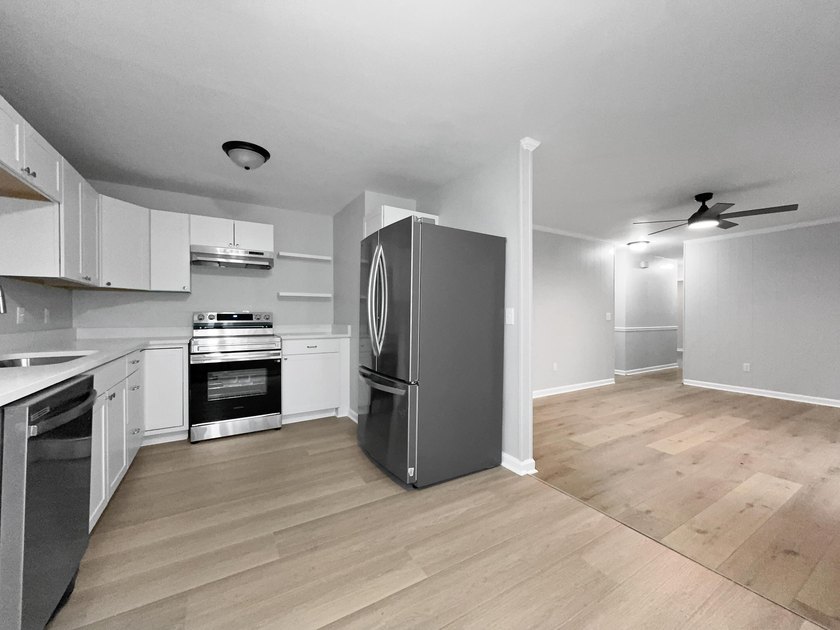 Welcome home to Evanston Estates -- a hidden gem in North - photo 10