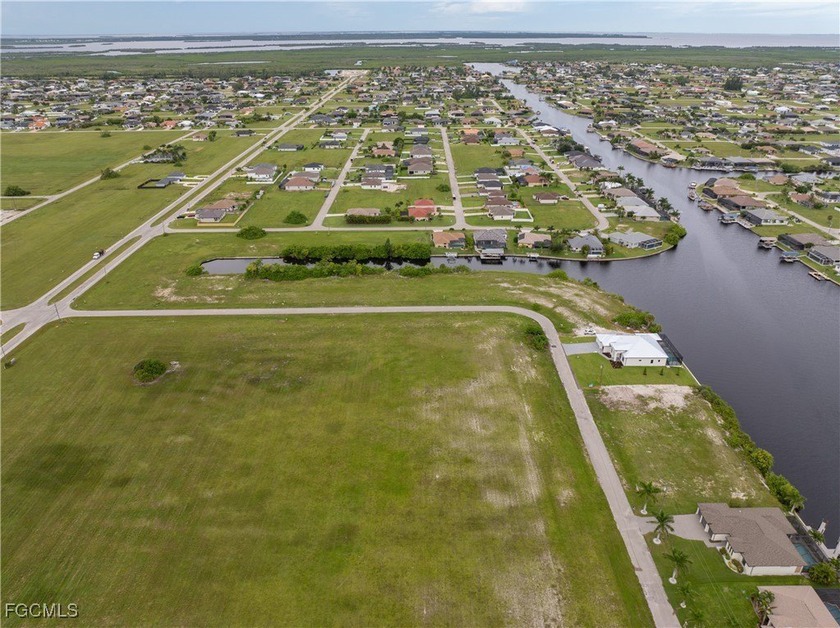 Prime 4-Lot Commercial Site in Rapidly Growing Cape Coral! - photo 4