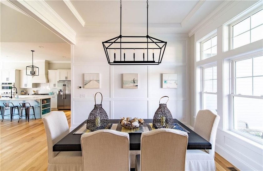 The Cove is a 2,275 sq. ft. custom single-level home by Meridian - photo 7