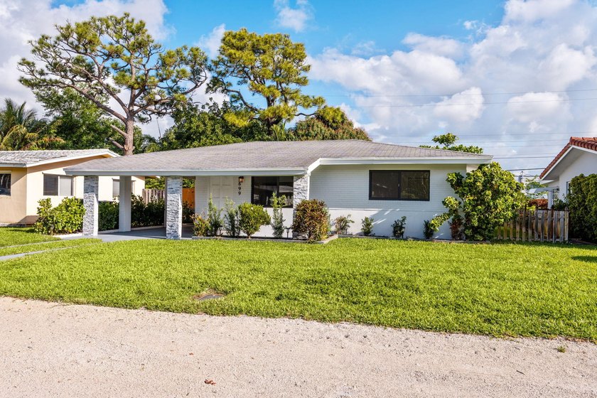 Beautifully updated East Oakland Park home with curb appeal and - photo 3