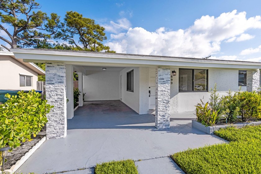 Beautifully updated East Oakland Park home with curb appeal and - photo 4