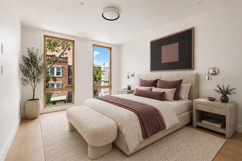 Residence 3 at 636 Lorimer Street presents a rare opportunity to - photo 3