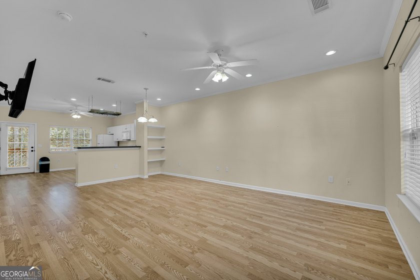 Move-in ready and perfectly located! This well-maintained - photo 4