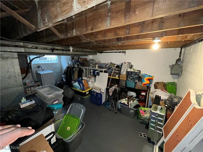 Move-in ready condo in the heart of Euclid! Conveniently located - photo 13