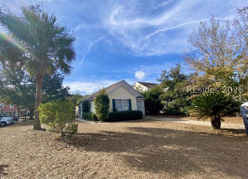 GREAT INVESTMENT PROPERTY, WITH RENTER IN PLACE WHO WILL STAY OR - photo 4