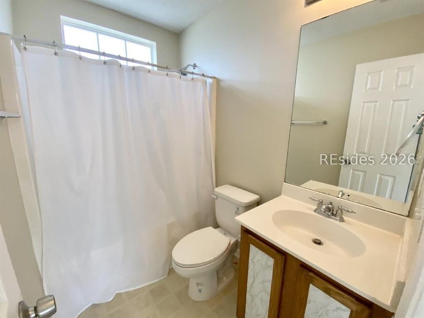 GREAT INVESTMENT PROPERTY, WITH RENTER IN PLACE WHO WILL STAY OR - photo 8