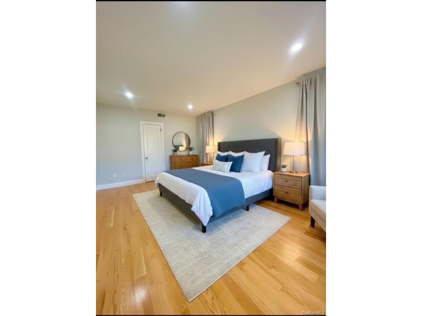 Prime Kew Garden Areas fully renovated single family townhouse - photo 8