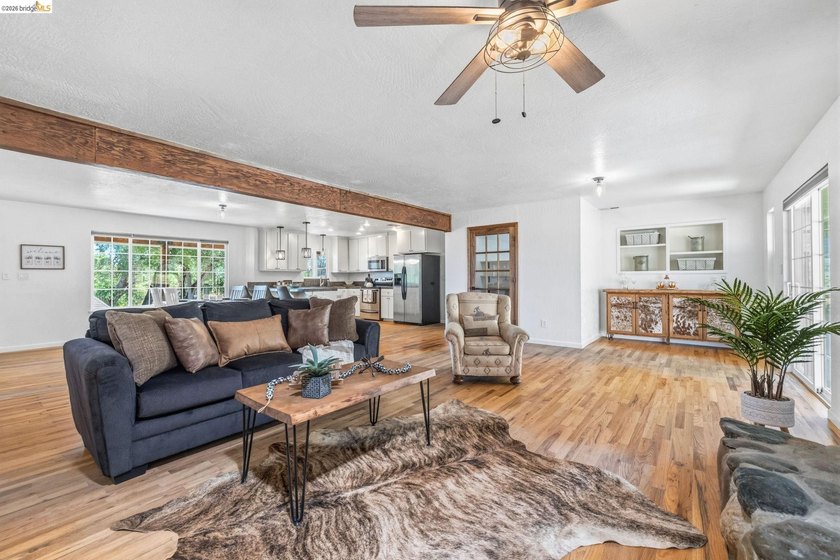 CHARMING SINGLE-LEVEL RANCH HOME ON OVER AN ACRE! Welcome to - photo 11