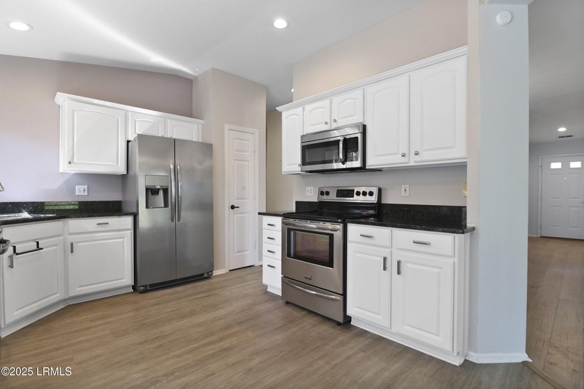 A beautiful, updated Clayton Villa in the heart of Sun City - photo 20