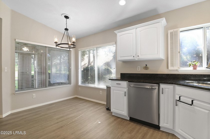 A beautiful, updated Clayton Villa in the heart of Sun City - photo 22