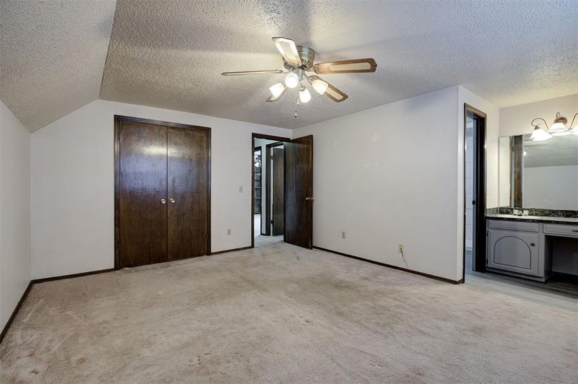 Beautifully maintained two-story wheelchair accessible home in - photo 33