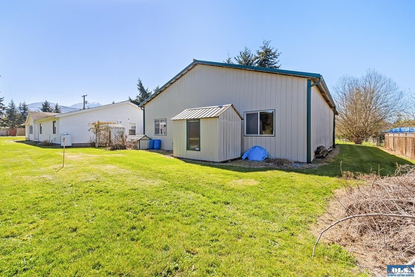 Exceptional Opportunity with Mountain Views, Shop Space &amp; - photo 46