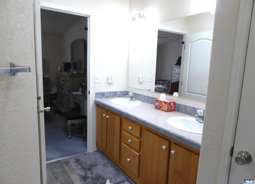 This is the perfect home for those wanting low maintenance - photo 14