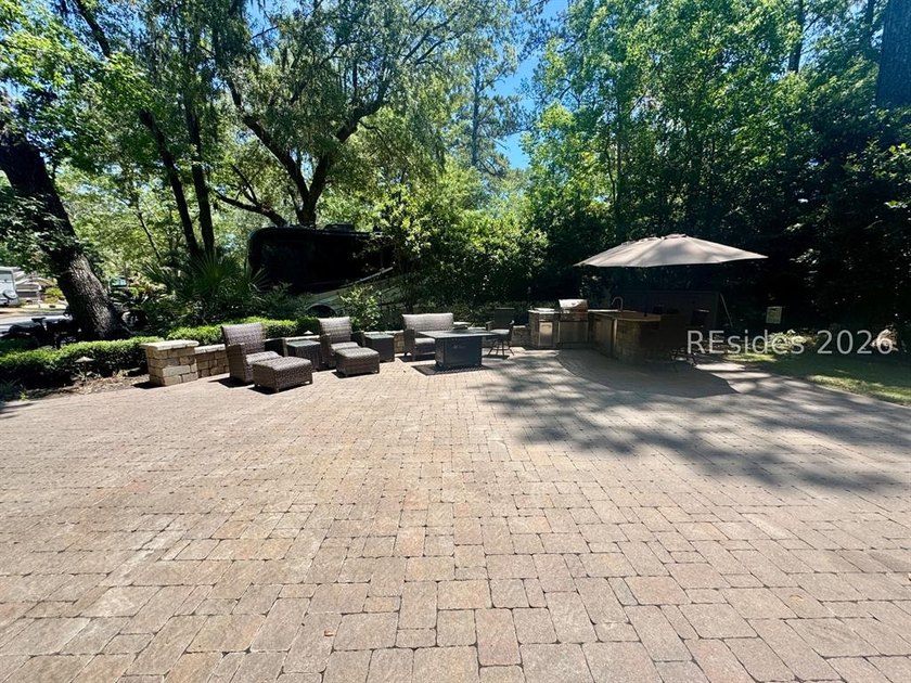 This amazing PERIMETER RV Lot #358 has a paver pad and can - photo 7