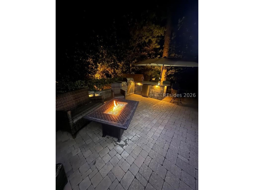 This amazing PERIMETER RV Lot #358 has a paver pad and can - photo 10