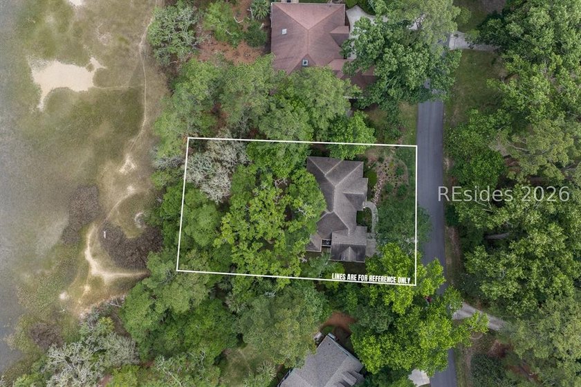 Nestled on a private circle within the prestigious Callawassie - photo 2