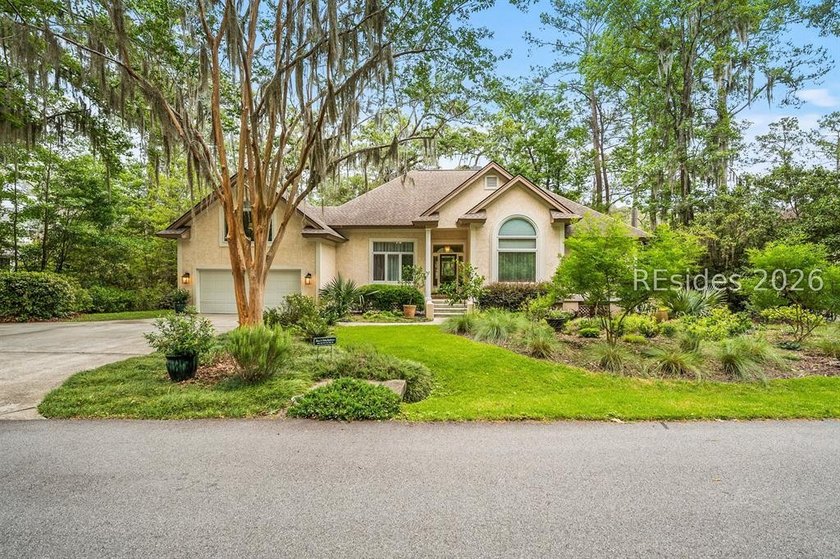 Nestled on a private circle within the prestigious Callawassie - photo 4