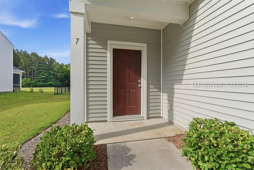 Beautiful Amelia model offering 4 bedrooms, 3.5 baths, a 2-car - photo 3