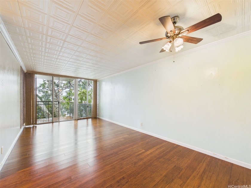 UPGRADED corner unit, lake-facing side, and an oversized covered - photo 3