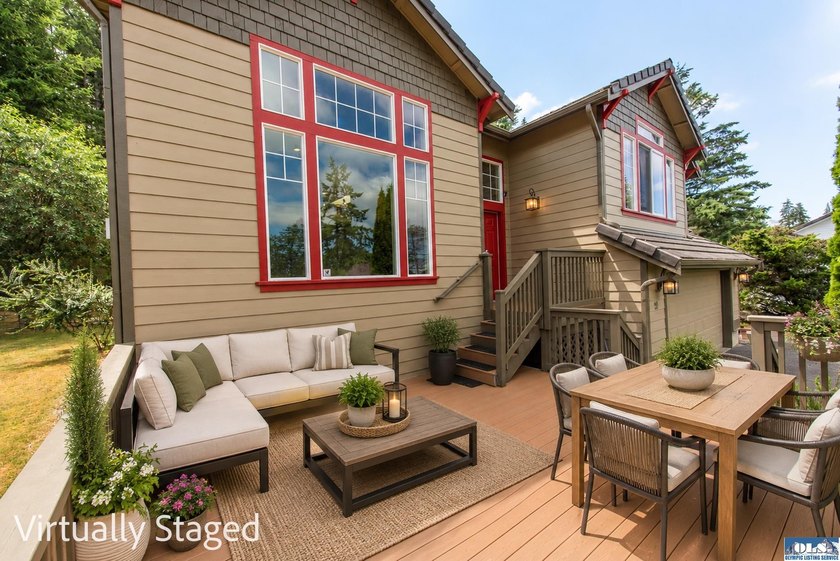 This beautifully appointed home offers water views, thoughtful - photo 11