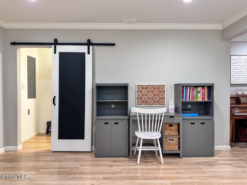 Village living at its best! Just four blocks from Canada Street - photo 17
