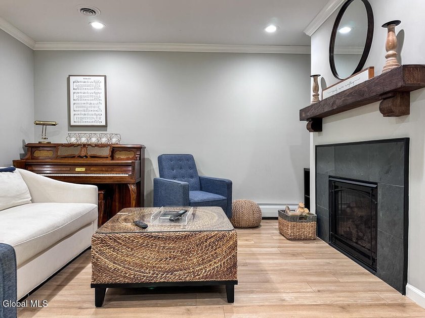 Village living at its best! Just four blocks from Canada Street - photo 20