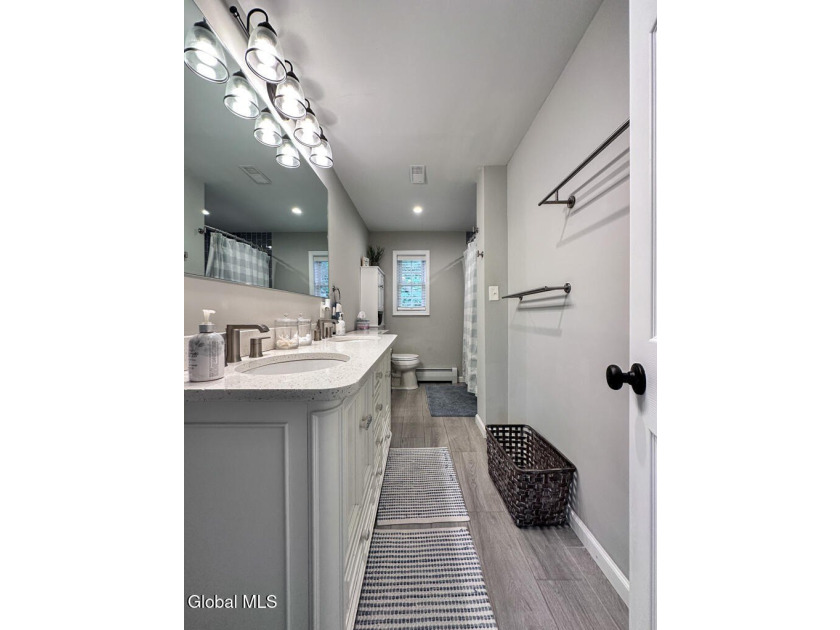 Village living at its best! Just four blocks from Canada Street - photo 42