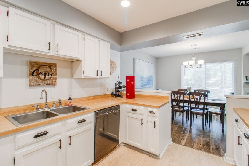 MUST SEE in Yacht Cove on Lake Murray! This beautifully updated - photo 16