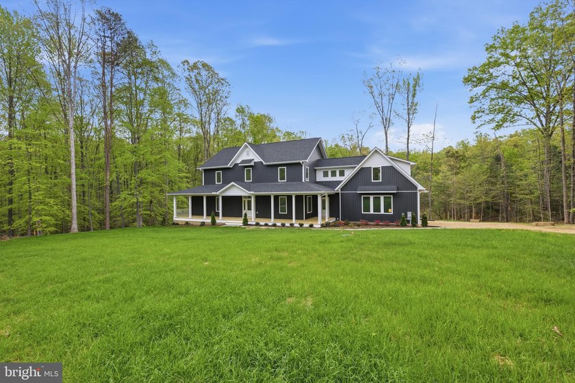 **Listed nearly $50k under appraised value!** This stunning - photo 6