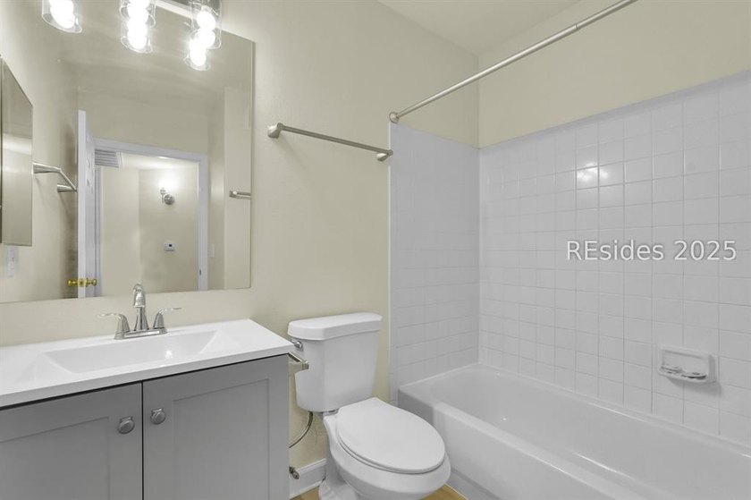 Villa 102 is renovated, first floor, move-in ready for the right - photo 21