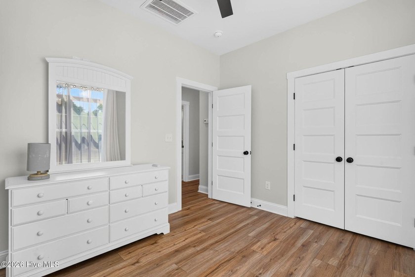 Every detail of this stunning one level, like new island retreat - photo 22