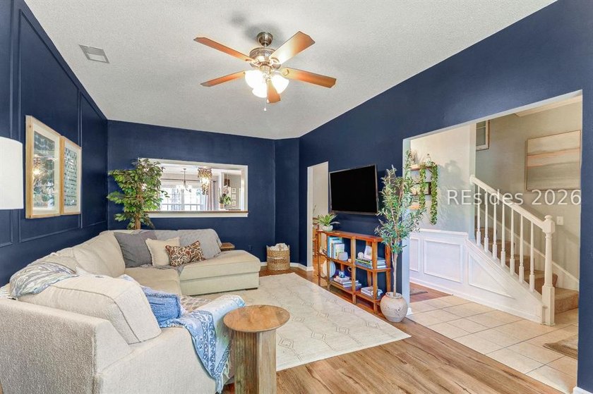 Charming and ideally located in the heart of Westbury Park, this - photo 3