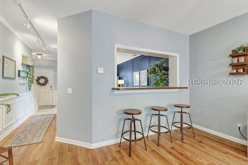 Charming and ideally located in the heart of Westbury Park, this - photo 6